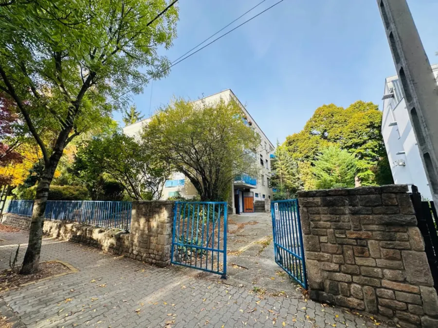 Kiadó garázs Hegyvidéken – 70 m², 150 000 Ft/hó 2