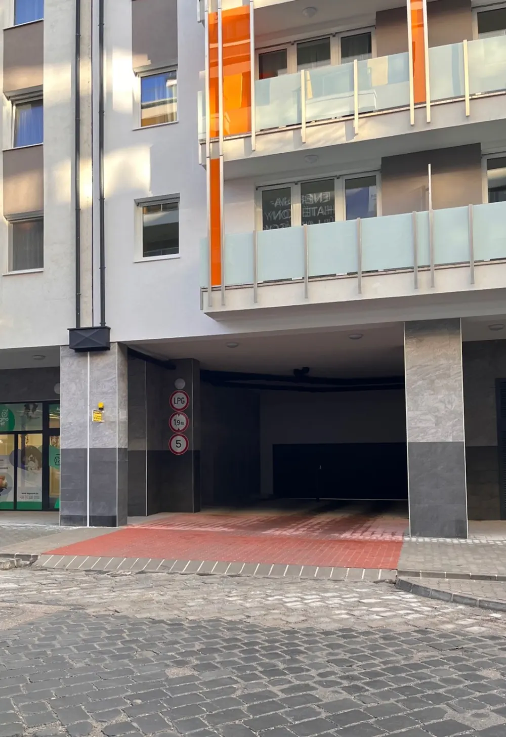 Kiadó garázs Angyalföldön – 12 m², 26 000 Ft/hó 3