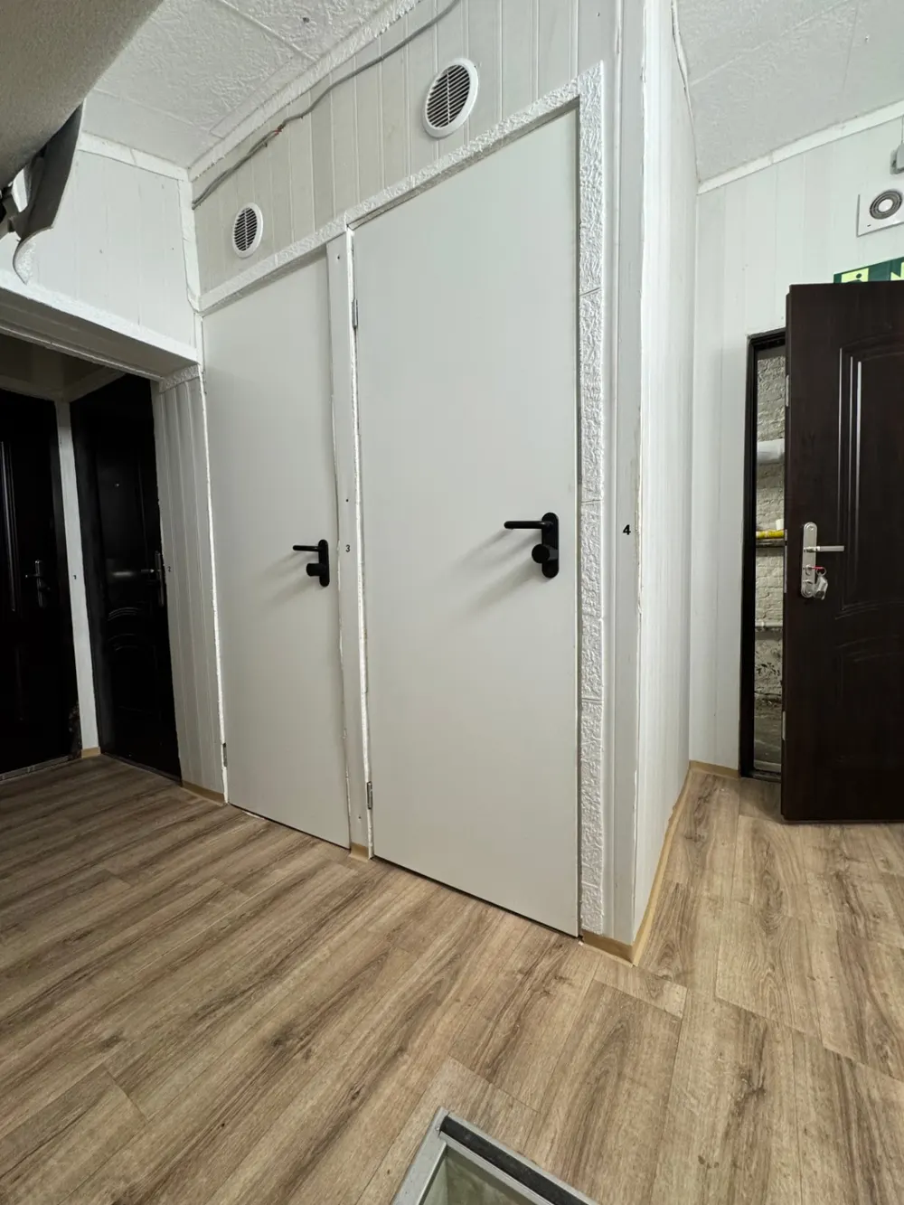 Kiadó tároló Terézvárosban – 1 m², 10 000 Ft/hó 1