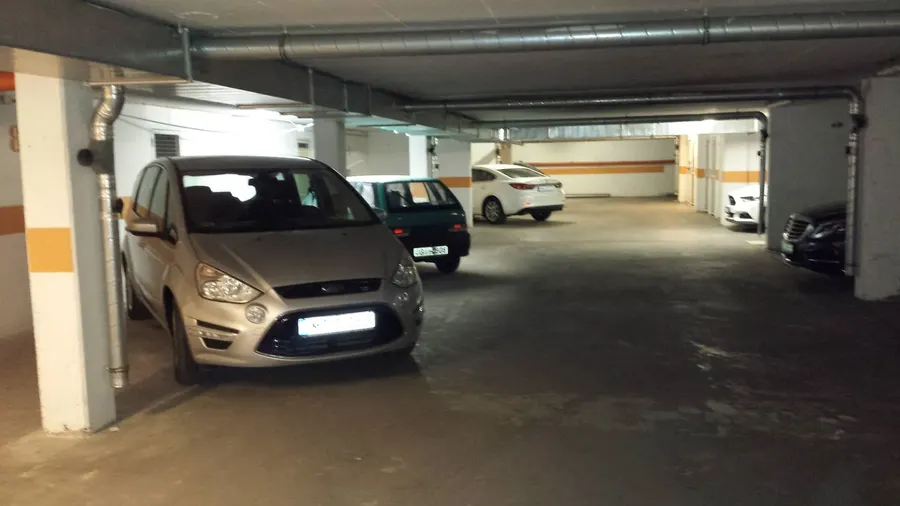 Kiadó parkoló Zuglóban – 12 m², 25 000 Ft/hó 1