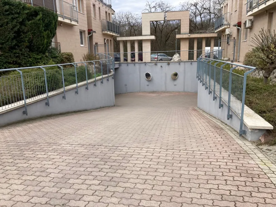 Kiadó garázs Pestszentlőrincen – 12 m², 20 000 Ft/hó 4