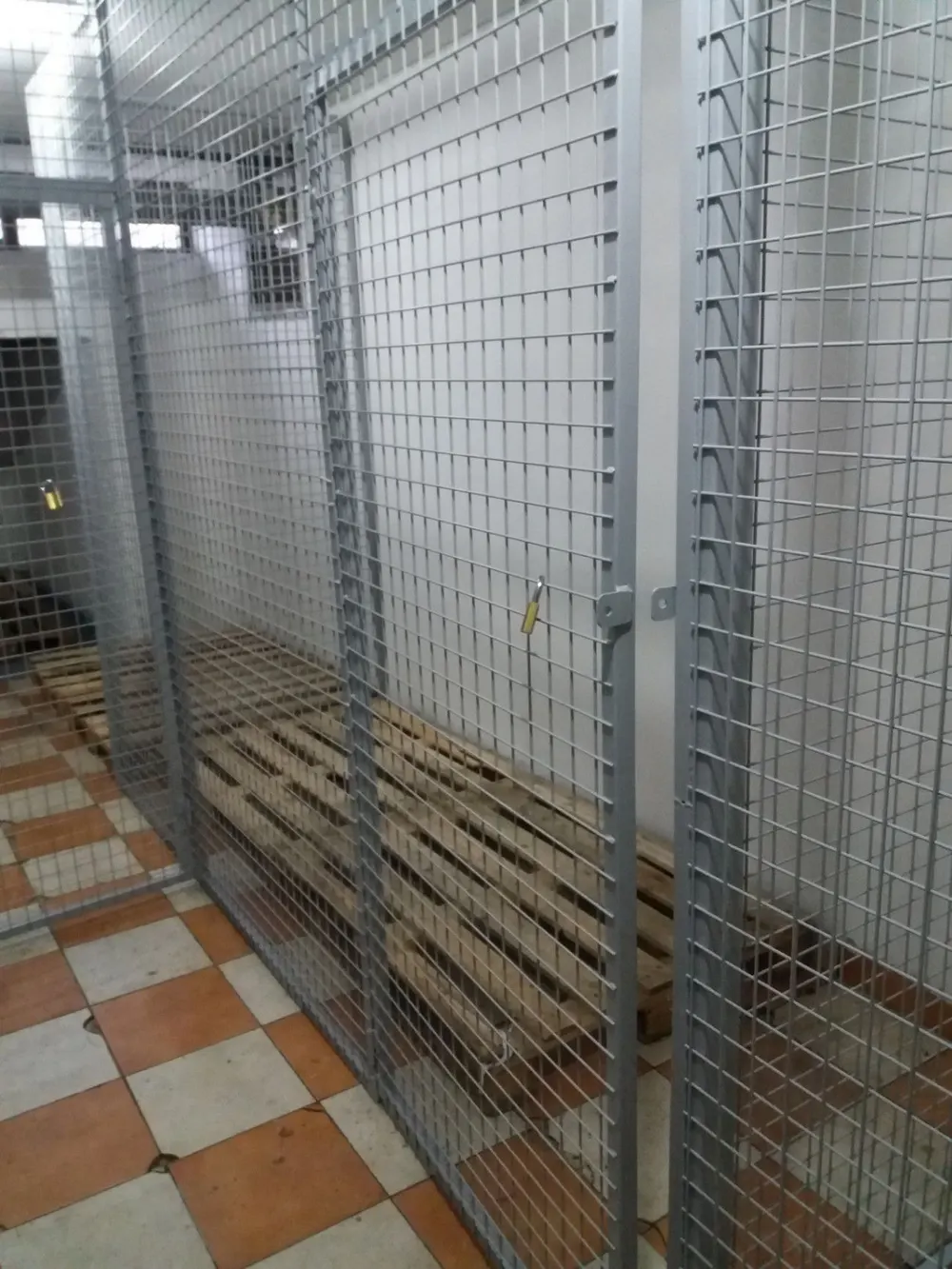 Kiadó tároló Csepelen – 5 m², 15 000 Ft/hó 2