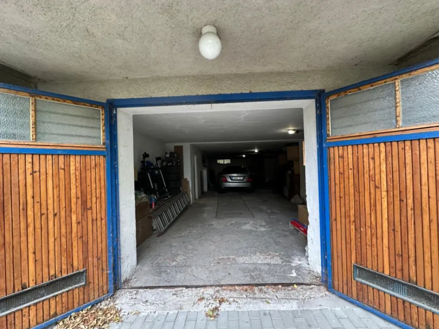 Kiadó garázs Hegyvidéken – 70 m², 150 000 Ft/h ó 4