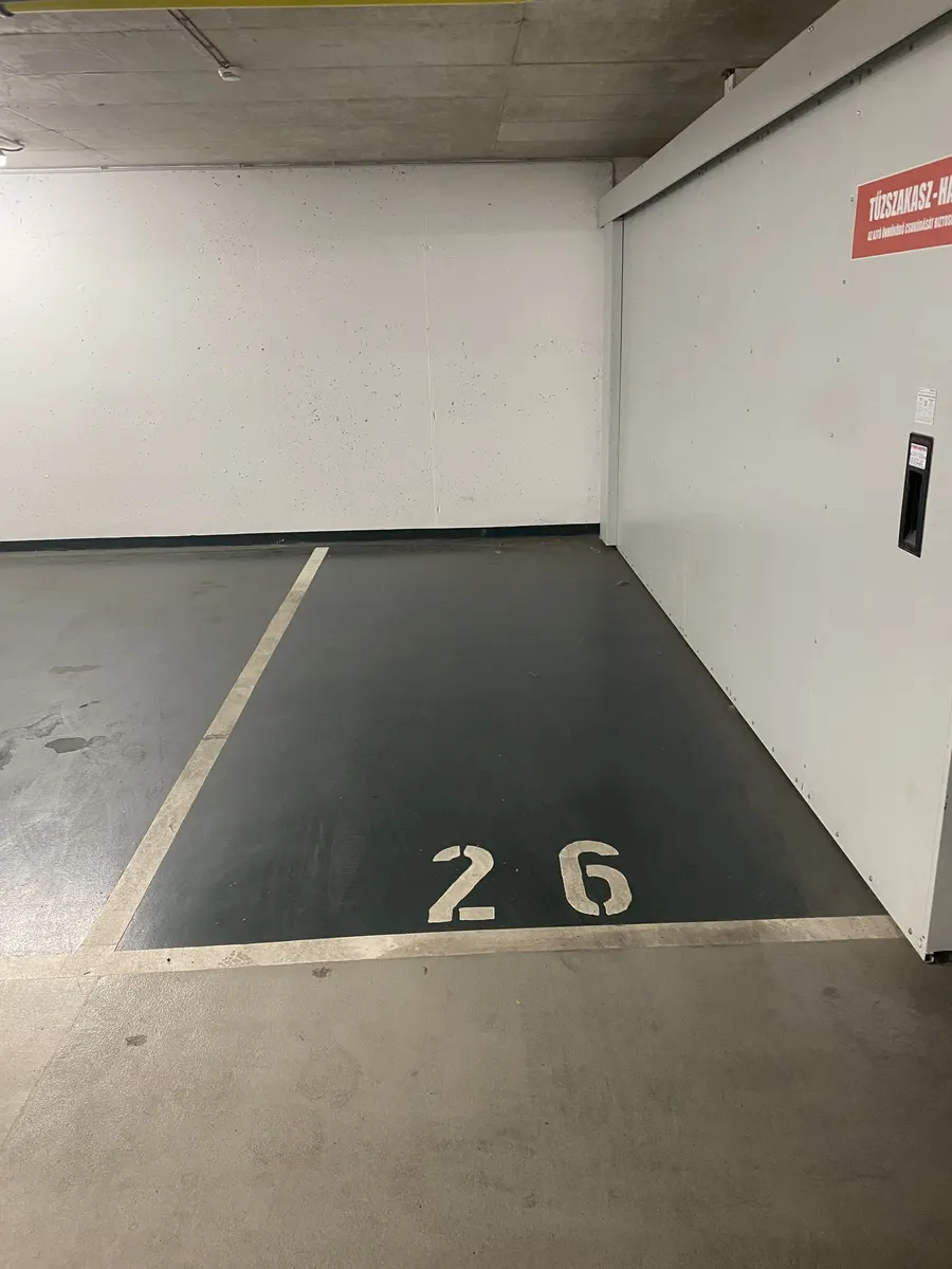 Kiadó parkoló Angyalföldön – 13 m², 30 000 Ft/hó 1